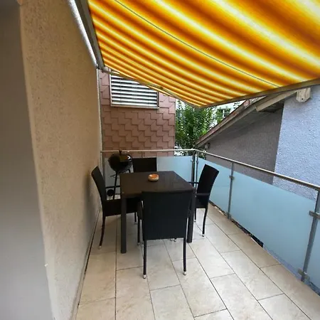 Haus Wiggis Apartment Netstal Exterior photo